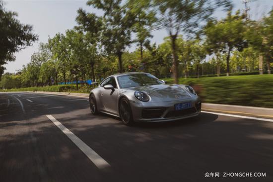 试驾保时捷911 Carrera 4S 收放自如的跑车