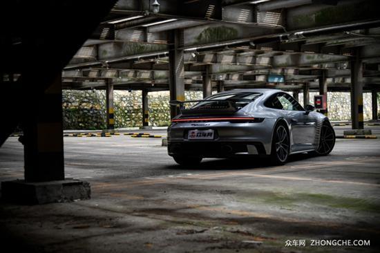 试驾保时捷911 Carrera 4S 收放自如的跑车